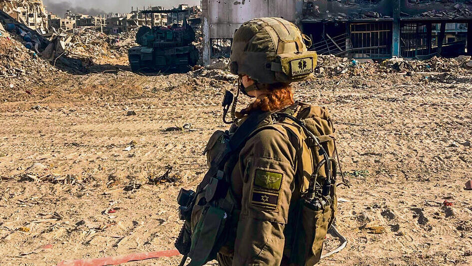 קליינר במדים. "נציגי המגזר בו גדלתי מפנים לי ולחברות שלי עורף"