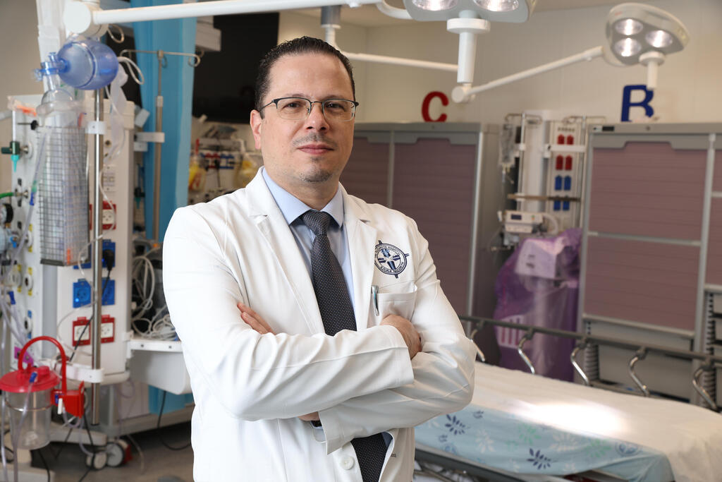 Prof. Fahed Hakim, director of the Nazareth Hospital EMMS (Photo: Elad Gershgoren) פרופ' פהד חכים, מנהל בית החולים האנגלי בנצרת