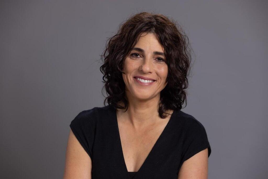 Prof. Anat Shoshani. “The fact that a child goes back to school, laughs with friends and does homework does not necessarily mean everything is behind them” (Photo: Gilad Kavalerchik) פרופ' ענת שושני