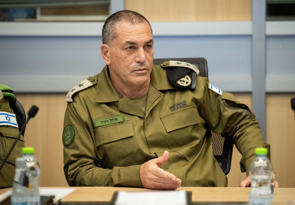 IDF Chief of Staff Lt. Gen. Eyal Zamir has already warned that a war at this time would almost certainly lead to postponing elections (Photo: IDF Spokesperson's Unit) הרמטכ"ל בהערכת מצב תרגילית