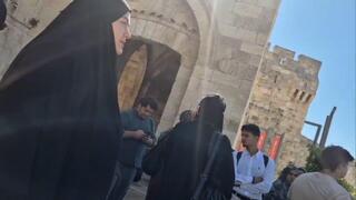 ישראלי שבירך תיירים מטורקיה והם מנגד ענו לו
