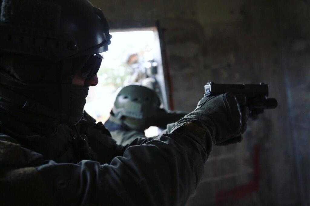 Israeli forces uncover rocket during raid on Hamas cell in West Bank (Photo: Israel Police) לוחמי הימ״מ איתרו רקטה בכפר עקאבה וסיכלו תשתית טרור של חמאס