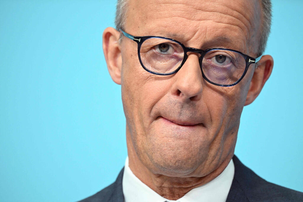 Chancellor Merz after the results: "A disgrace for Germany" (Photo: RALF HIRSCHBERGER / AFP) קנצלר גרמניה פרידריך מרץ במסיבת עיתונאים בעקבות תבוסת מפלגת השלטון הנוצרית-דמוקרטית CDU בבחירות מקומיות ב סקסוניה-אנהלט
