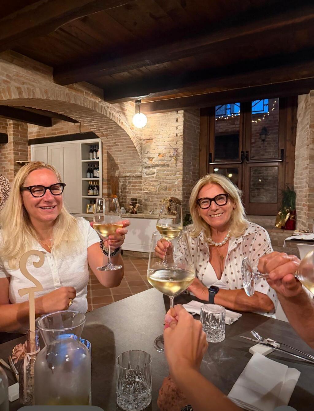 Margalit Wiener and her daughter at their home in Italy (Photo: Courtesy) מרגלית וינר בית איטליה