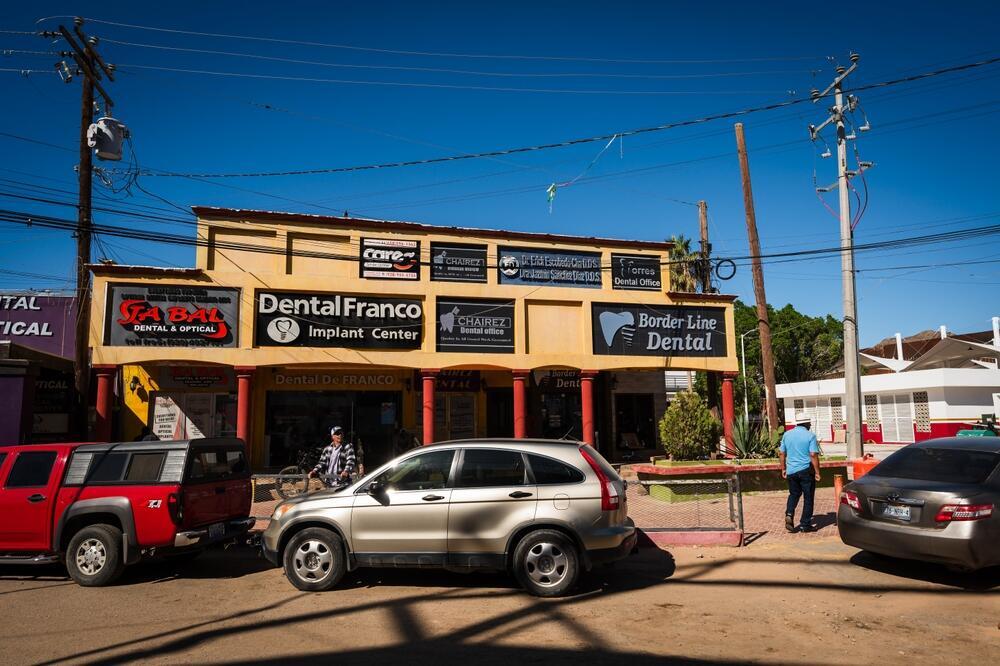 One dentist for every five residents. Los Algodones (Photo: David Buzzard / Shutterstock) לוס אלגודונס