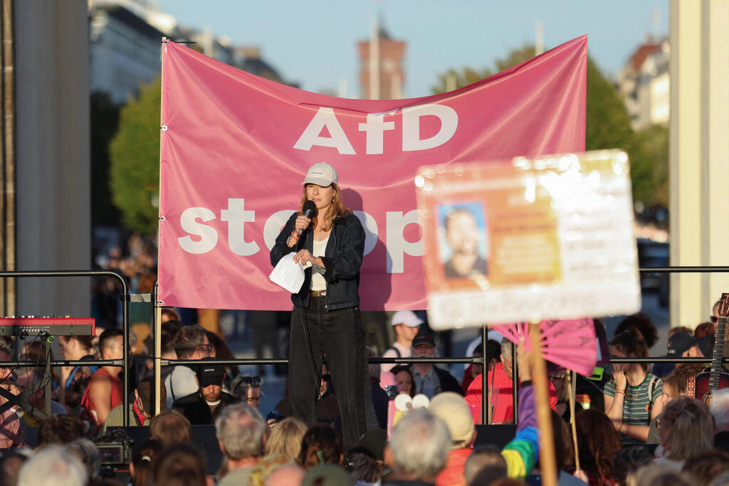 Anti-AfD demonstration in Berlin (Photo: REUTERS/Maryam Majd) הפגנה ב ברלין גרמניה נגד מפלגת הימין הקיצוני לגרמניה AfD 7 בספטמבר