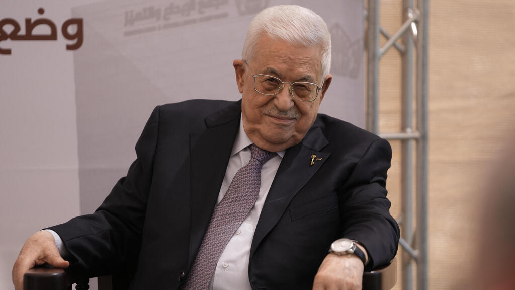 Hamas is working to form a political front against Palestinian Authority Chairman Mahmoud Abbas (Photo: Mahmoud Illean/AP) אבו מאזן