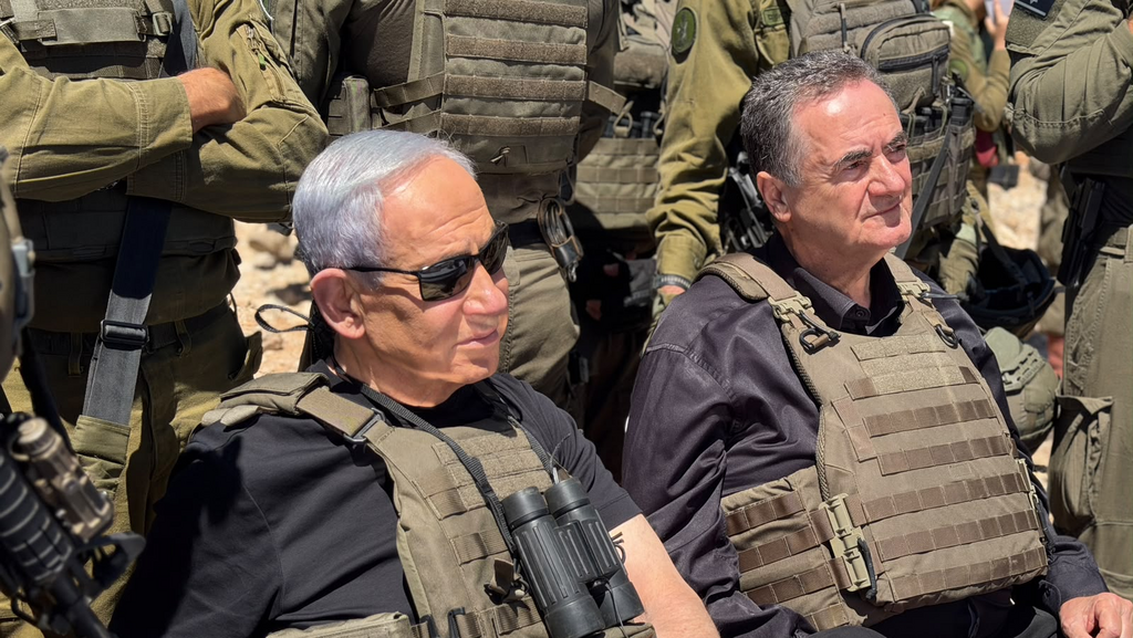 Prime Minister Benjamin Netanyahu (Photo: PM Office) ראש הממשלה נתניהו וישראל כ"ץ בכתר החרמון בסוריה