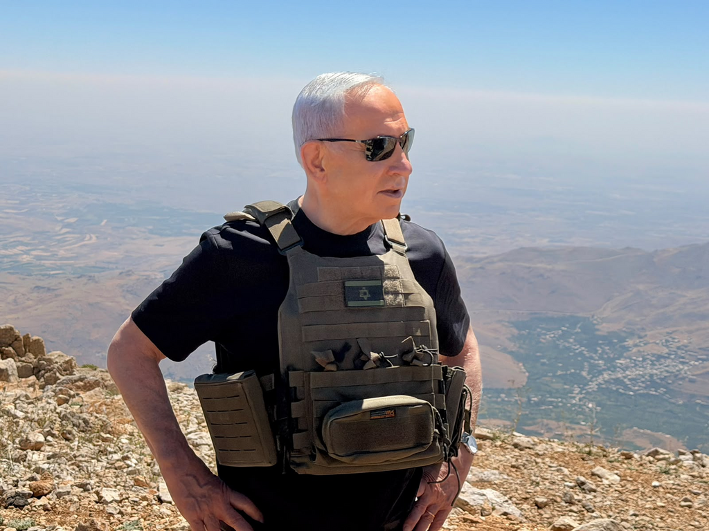 Prime Minister Netanyahu at the Syrian summit of Mount Hermon (Photo: PM Office) ראש הממשלה נתניהו בכתר החרמון בסוריה