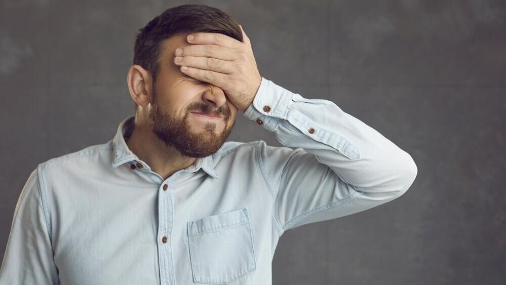 Can we forgive ourselves as easily as we forgive others? (Photo: Shutterstock/Studio Romantic) אשמה