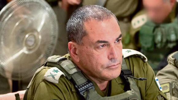 הרמטכ"ל זמיר בהערכת מצב בדרום לבנון. מיישם את תפיסת הביטחון החדשה של ישראל