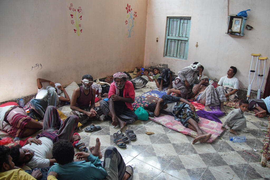 Displaced Yemenis (Photo: AP Photo/Abdulnasser Alseddik) פליטים בתימן