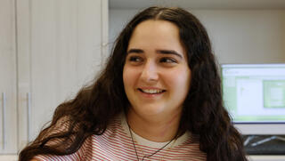 יעל לייב שנפגעה קשה בקפיצת ראש לבריכה עוברת שיקום ממושך
