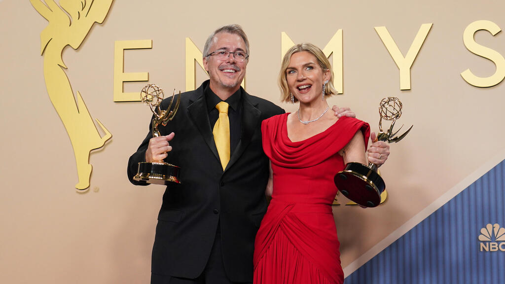 Vince Gilligan and Rhea Seehorn (Photo: Richard Shotwell/AP) וינס גיליגאן וריאה סיהורן