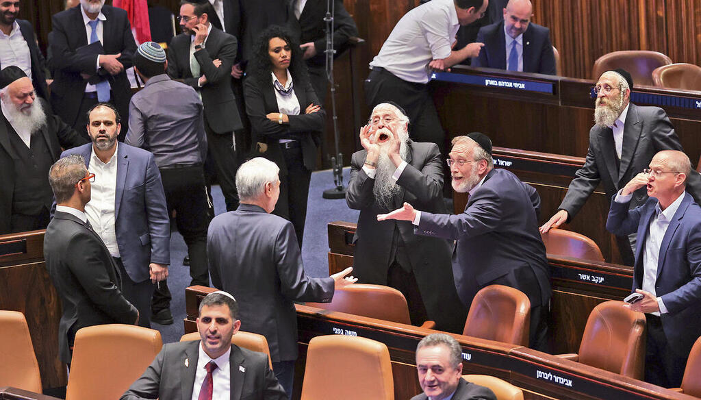 Photo: Alex Kolomoisky