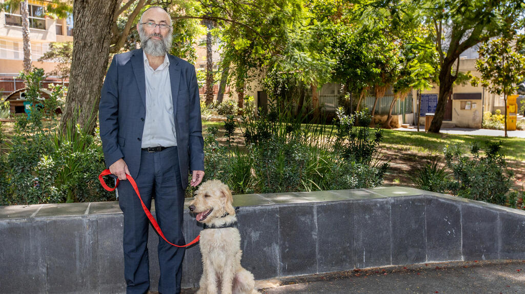 "זה בא בסיוטים שגורמים לי לפצוע את עצמי. אני יכול להרביץ גם לאשתי תוך כדי חלום. זה קרה"