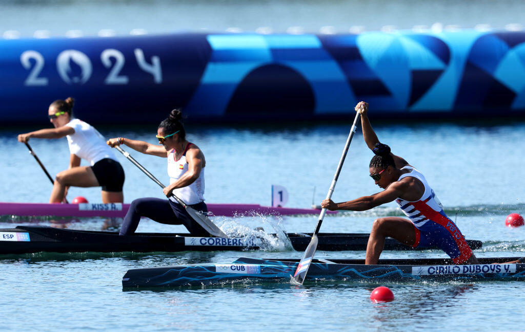 Rowing competition at the Paris 2024 Olympics (Photo: Charles McQuillan/Getty Images) תחרויות החתירה בפריז 2024