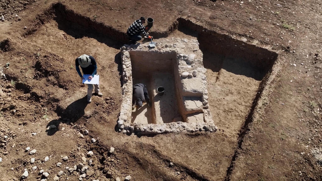 Photo: Israel Antiquities Authority מקווה הטהרה, צילום מהאוויר