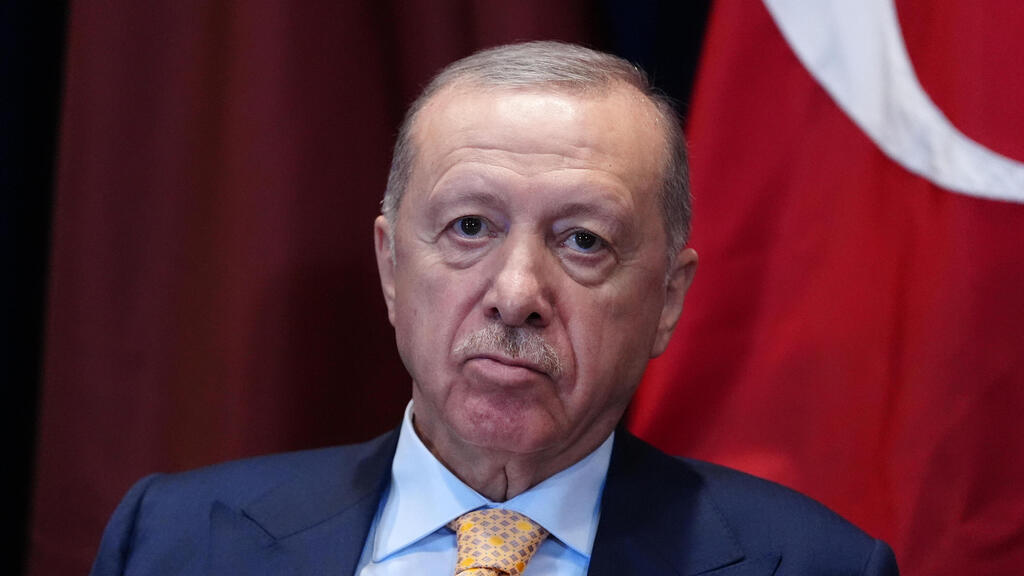 Turkish President Recep Tayyip Erdogan regularly attends major oil wrestling tournaments (Photo: AP Photo/Julia Demaree Nikhinson) נשיא טורקיה רג'פ טאיפ ארדואן