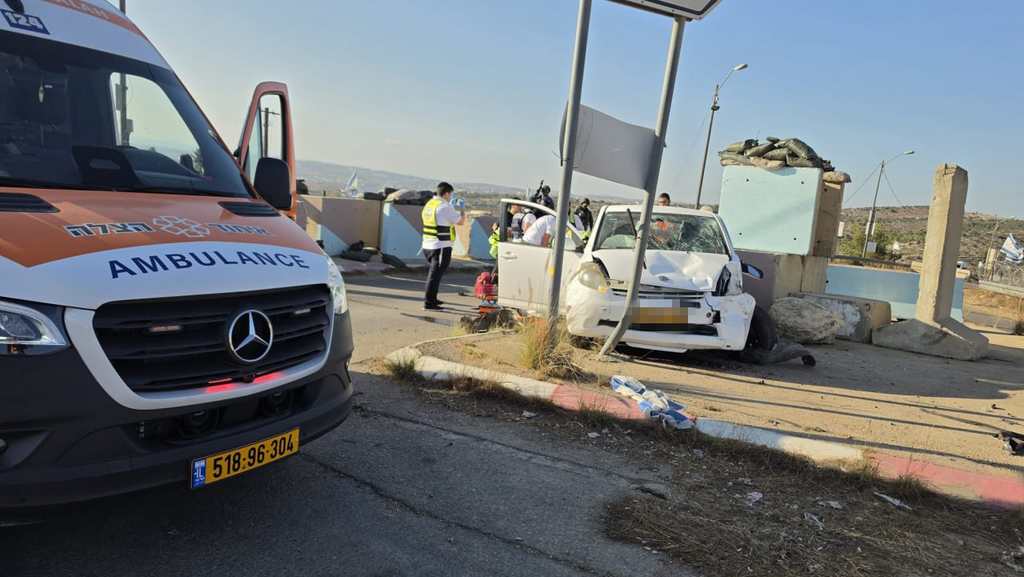 Photo: United Hatzalah spokesperson’s office זירת הפיגוע במחסום