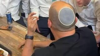 צעיר ניסה לתקוף את בנט בפתח תקווה