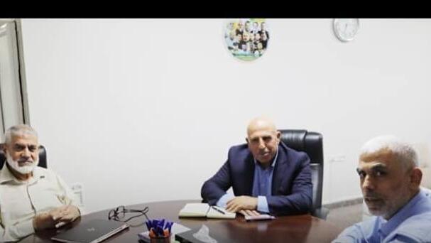 Sufian Abu Zaida meeting Hamas leader Yahya Sinwar before the Oct. 7 attack סופיאן אבו זיידה נפגש עם מנהיג חמאס יחיא סינוואר לפני מתקפת השבעה באוקטובר