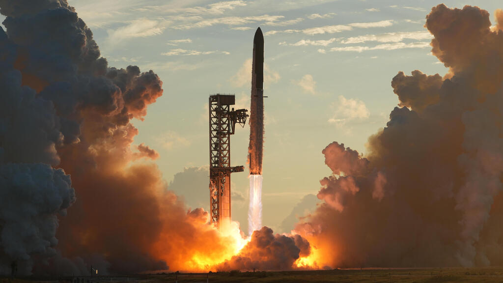 Launch of Starship's 14th test flight into Earth's orbit (Photo: Eric Gay/AP) שיגור טיסת הניסוי ה־14 של סטארשיפ למסלול סביב כדור הארץ