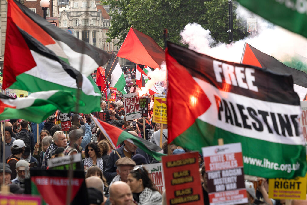 Anti-Israel demonstration in London (Photo: Brook Mitchell / Getty Images) הפגנה אנטי-ישראלית ב"יום הנכבה" בלונדון
