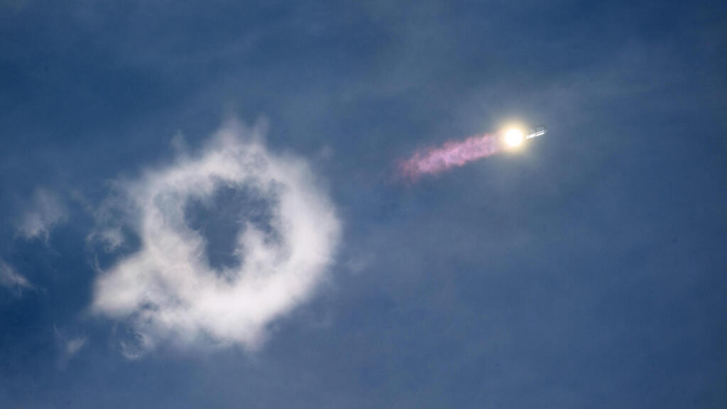 Starship's 14th test flight to enter orbit around Earth (Photo: Brandon Bell/Getty Images) טיסת הניסוי ה־14 של סטארשיפ לכניסה למסלול סביב כדור הארץ
