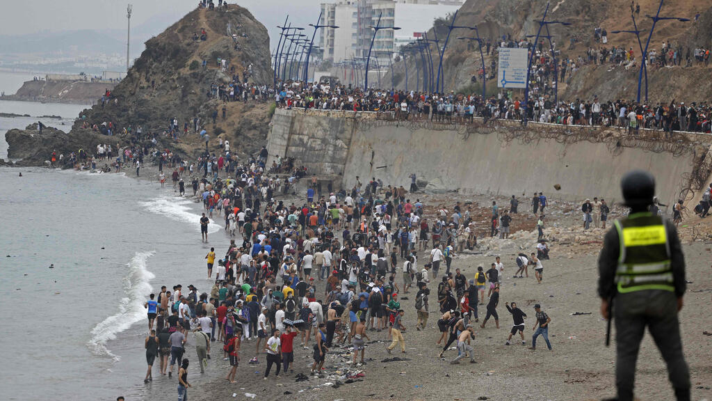 Migrant camp in Ceuta (Photo: Abdel Majid Bziouat/AFP) מתחם המהגרים בסאוטה