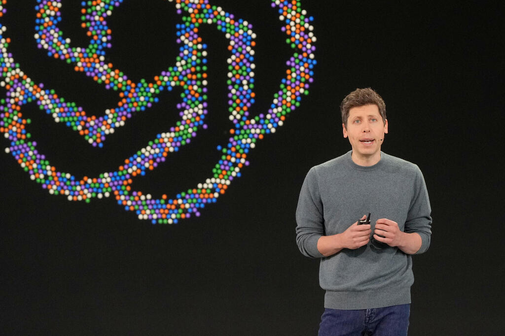 Sam Altman, CEO of OpenAI, at the company’s developer conference (Photo: AP Photo/Jeff Chiu) סם אלטמן מנכ"ל OpenAI בכנס המפתחים של החברה