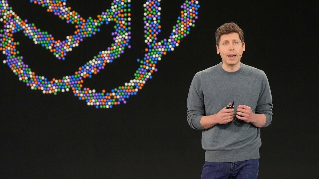 OpenAI CEO Sam Altman (Photo: AP Photo/Jeff Chiu) סם אלטמן מנכ"ל OpenAI בכנס המפתחים של החברה
