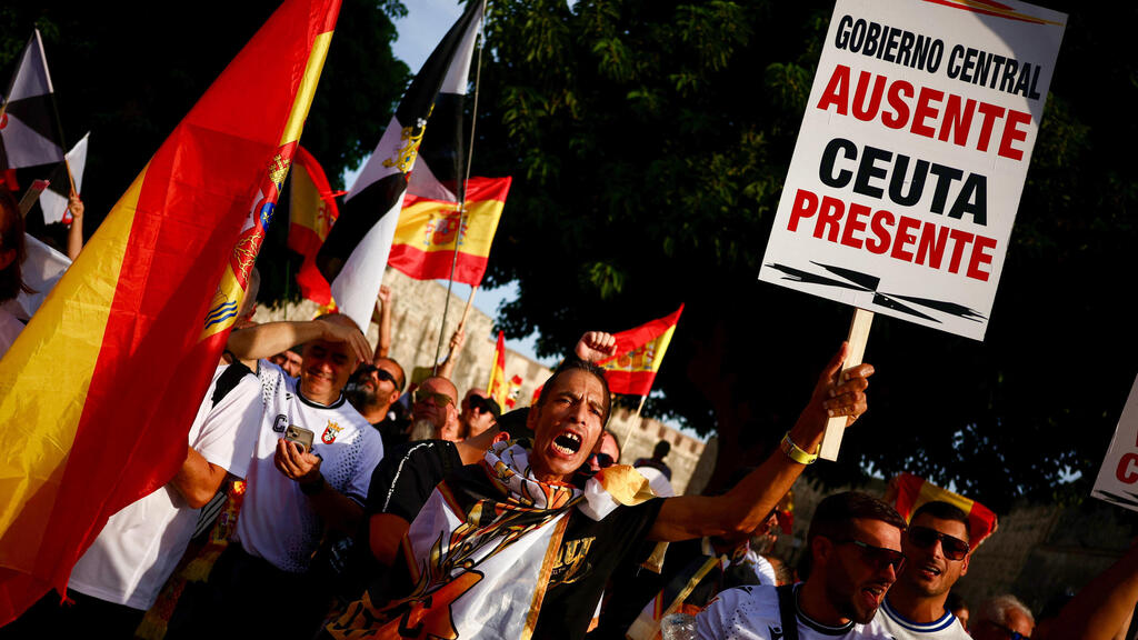 Pro-Ceuta demonstration in Madrid (Photo: Pedro Nunes/Reuters) הפגנה במדריד למען סאוטה