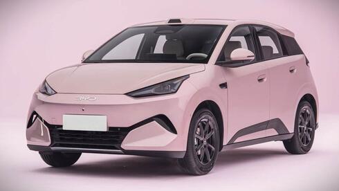 ממיני לסופר: BYD מחדשת את הדולפין סרף ממיני לסופר: BYD מחדשת את הדולפין סרף