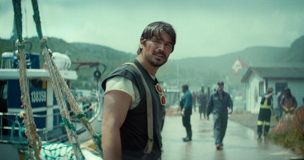 Still convinced that his family is cursed. From 'Below' (Photo: Courtesy of Netflix) מתוך "במעמקים"