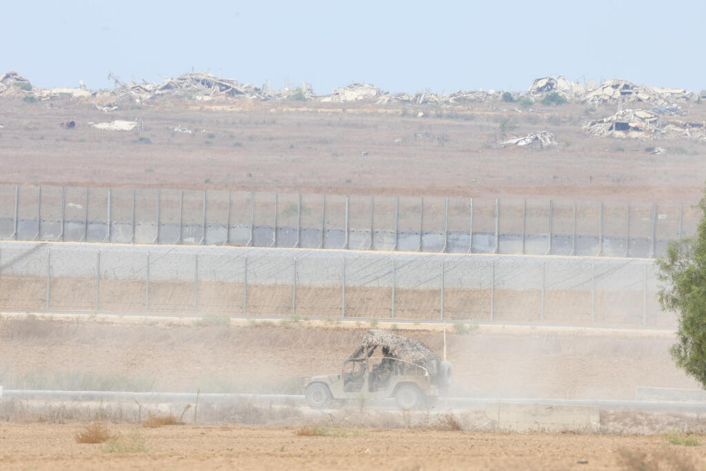 Gaza border fence (Photo: Shaul Golan) גדר הגבול בעוטף