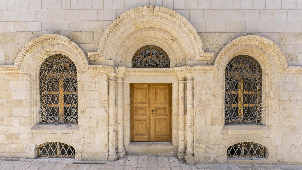 The new entrance (Photo: Yom Omer) בית כנסת תפארת ישראל