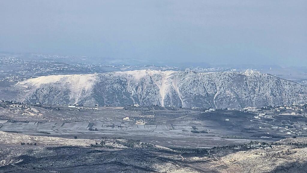 The ridge has changed color תצפית אל תוך לבנון: המטיילים חוזרים להר דב