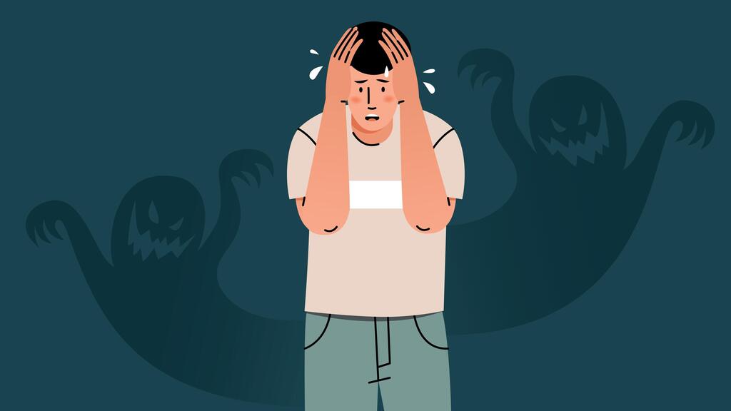 Why do we dream of falling, drowning or being chased? Experts explain (Photo: Shutterstock/Tatiana Gavrish) סיוטים חלומות רעים