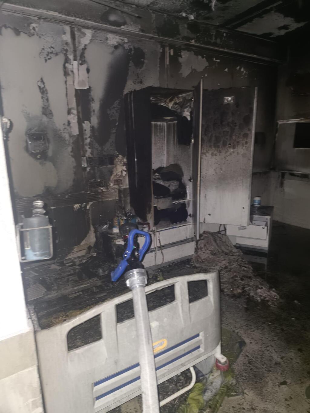 The scene of the fire at the nursing home in Bnei Brak (Photo: Fire and Rescue Services) השריפה בבית האבות בבני ברק