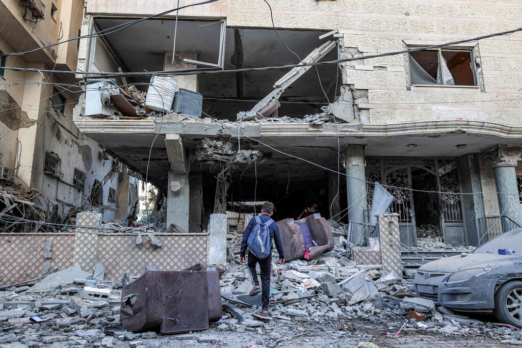 Scene of the strike in Gaza on Saturday morning (Photo: Omar AL-QATTAA / AFP) העיר עזה