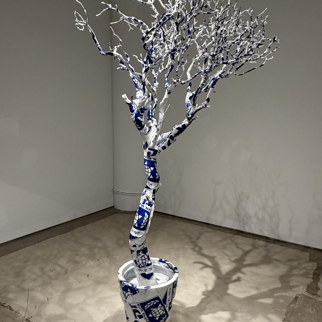 Tomer Peretz’s Tree of Life (2025) (Photo: Courtesy of Tomer Peretz) יצירתו של תומר פרץ, Tree of Life (2025)