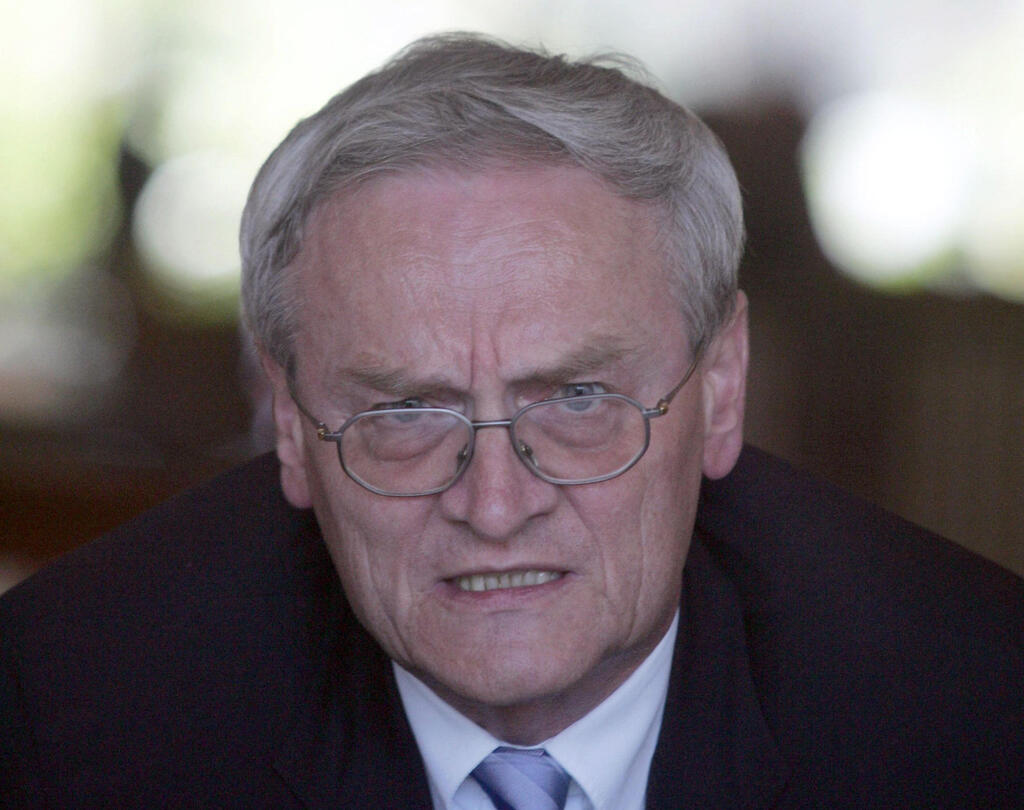 August Hanning, 80, faces up to 10 years in prison if convicted (Photo: AFP) אוגוסט האנינג ראש שירות הביון הזא לשעבר של גרמניה שנעצרא