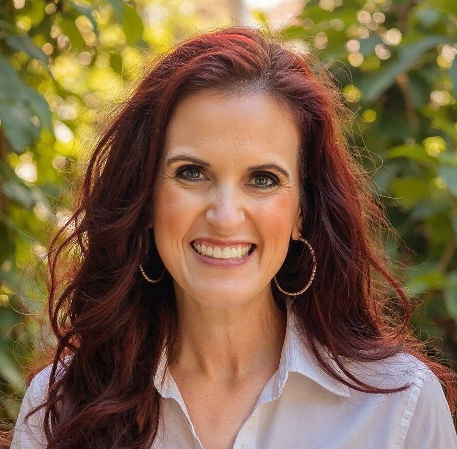 Kari Knott (Photo: Screenshot from psychologytoday.com) קארי נוט