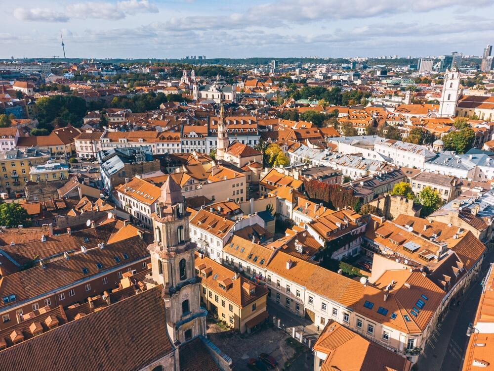 Vilnius Old Town (Photo: BelusUAB / Shutterstock) העיר העתיקה של וילנה