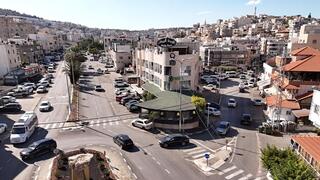העיר שהייתה מרכז עסקי שוקק, נסגרת היום כשמחשיך
