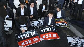 כמה חרדים התגייסו ביישוב שלכם וכמה הפכו לעריקים?