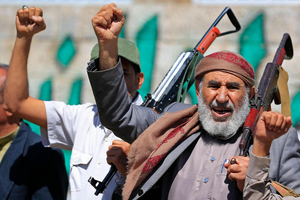 Photo: Mohammed Huwais / AFP לוחמים חות'ים ב צנעא תימן
