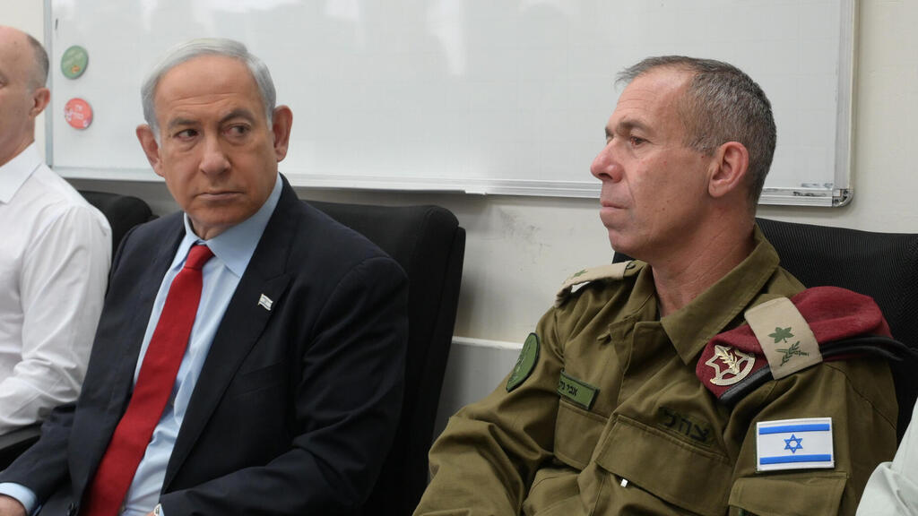 Prime Minister Benjamin Netanyahu and Maj. Gen. Avi Gil, Netanyahu's former military secretary (Photo: GPO) ארכיון אבי גיל ונתניהו