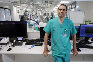 פרופ' איסי (ישראל) ברבש, מנהל היחידה לקרדיולוגיה פולשנית וצנתורי לב בשיבא